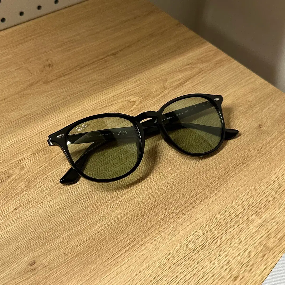 新品レイバンxフェラーリ限定品サングラス1ラウンド眼鏡メガネめがね